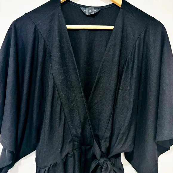 CLUB MONACO Black wrap top - Picture 6 of 9